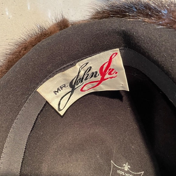 Vintage Mr. John Jr. wool hat with fur trim - Picture 7 of 9